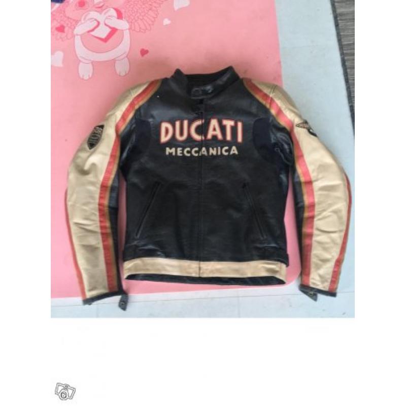 Nästan ny Ducati Jacka Vintage modell